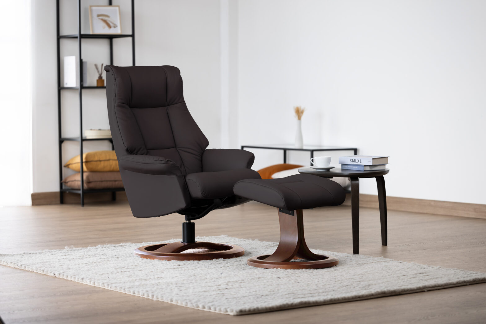 新作チェア登場！ スカンディ140 - galaxy Ekornes